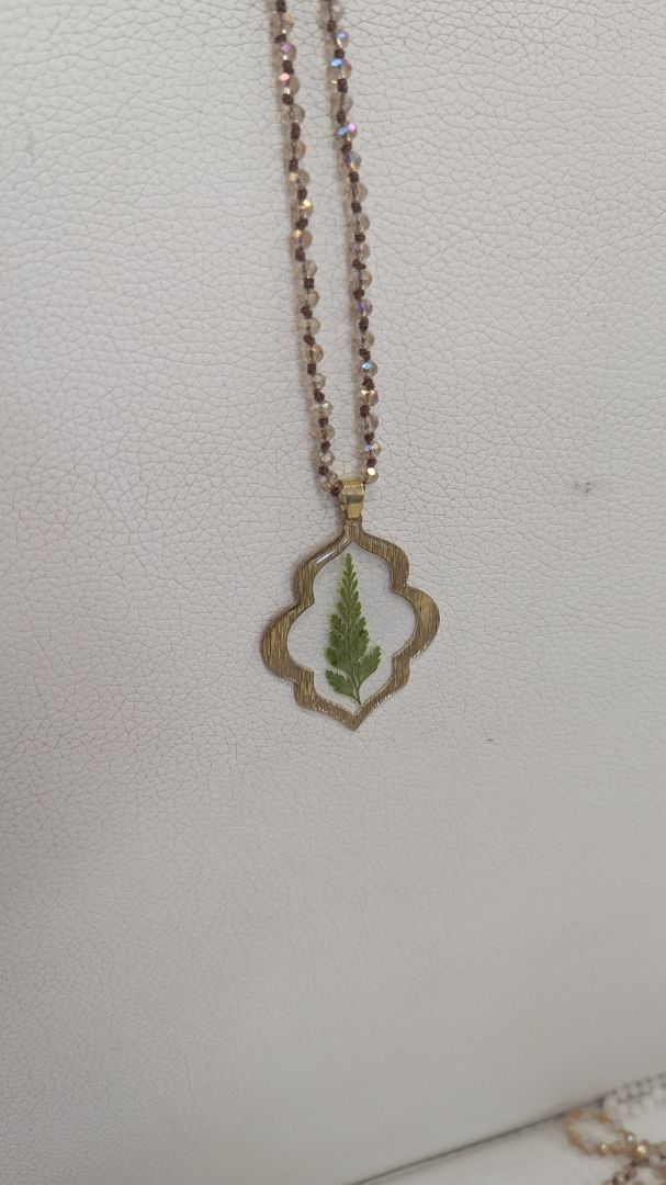 Simply SuSu Designs Fern leaf beaded necklace
