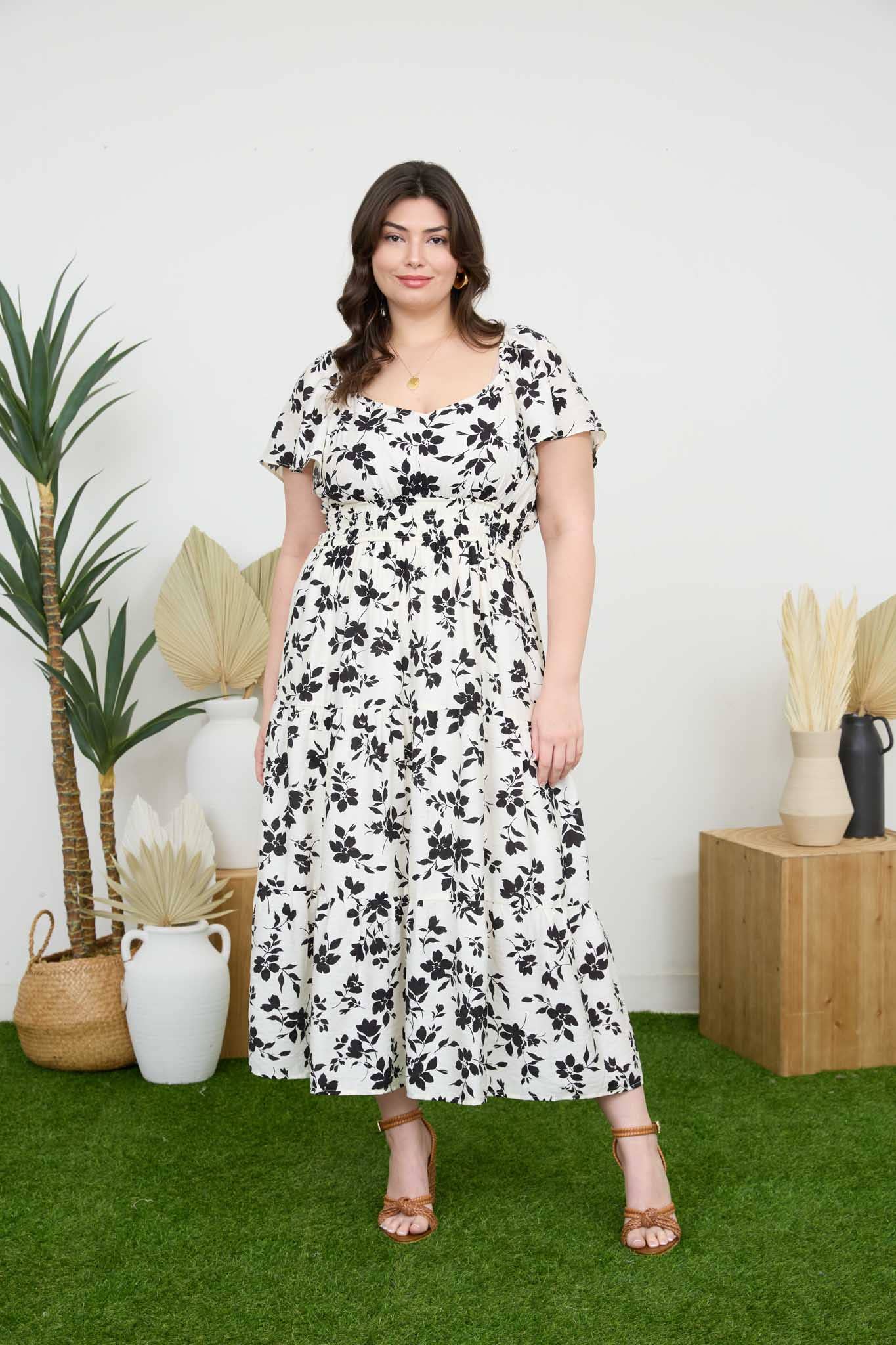 Blu Pepper - PLUS FLORAL SCOOP NECK FLOUNCE SLEEVE MIDI DRESS