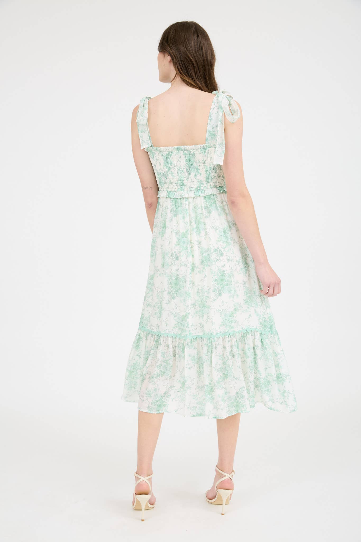 Blu Pepper - FLORAL SMOCKED SWEETHEART RUFFLE TRIM MIDI DRESS