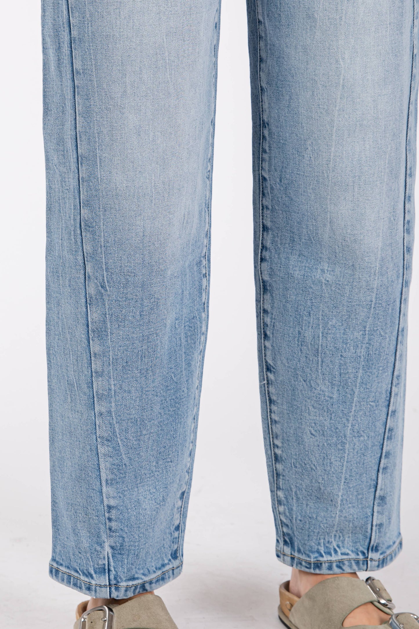 Petra SIDE SEAM DETAILING HIGH RISE COMFORT BARREL JEANS