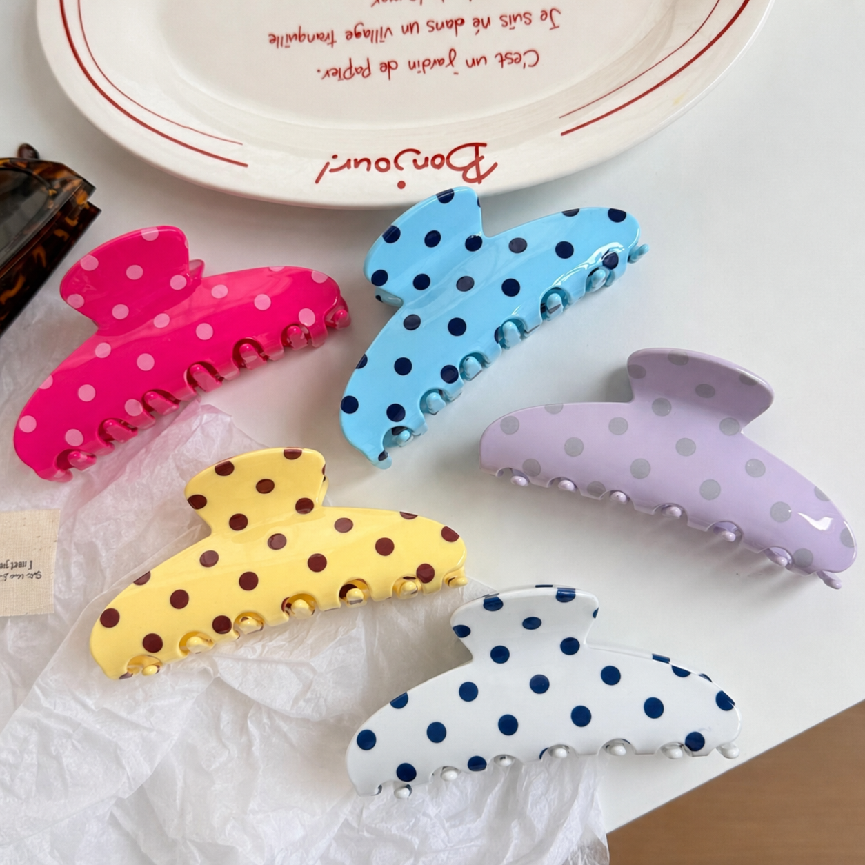 JOSSLYN by wall to wall - Retro Polka Dot Hair Claw - Glossy Spotted French | 40H1099