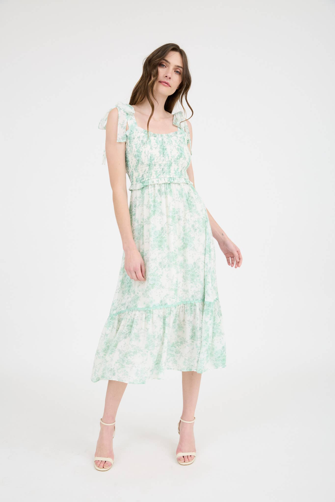 Blu Pepper - FLORAL SMOCKED SWEETHEART RUFFLE TRIM MIDI DRESS