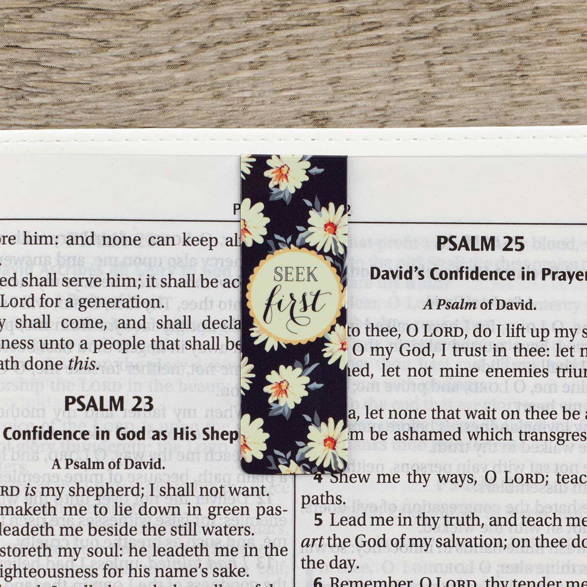 Christian Art Gifts - Magnetic Bookmark Set Daisies