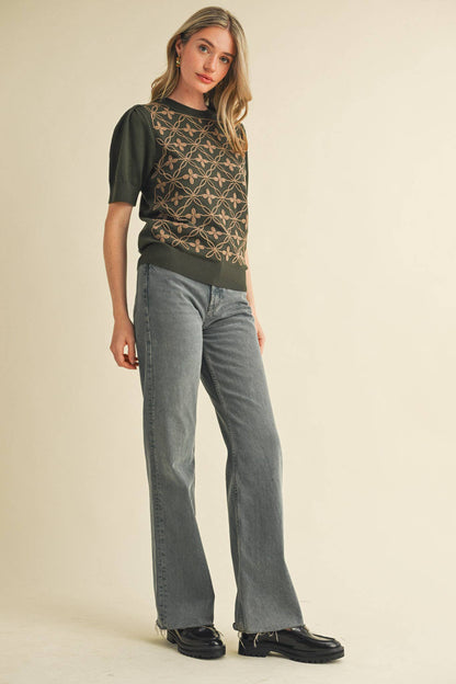 SHORT PUFF SLEEVE EMBROIDERY FRONT SWEATER