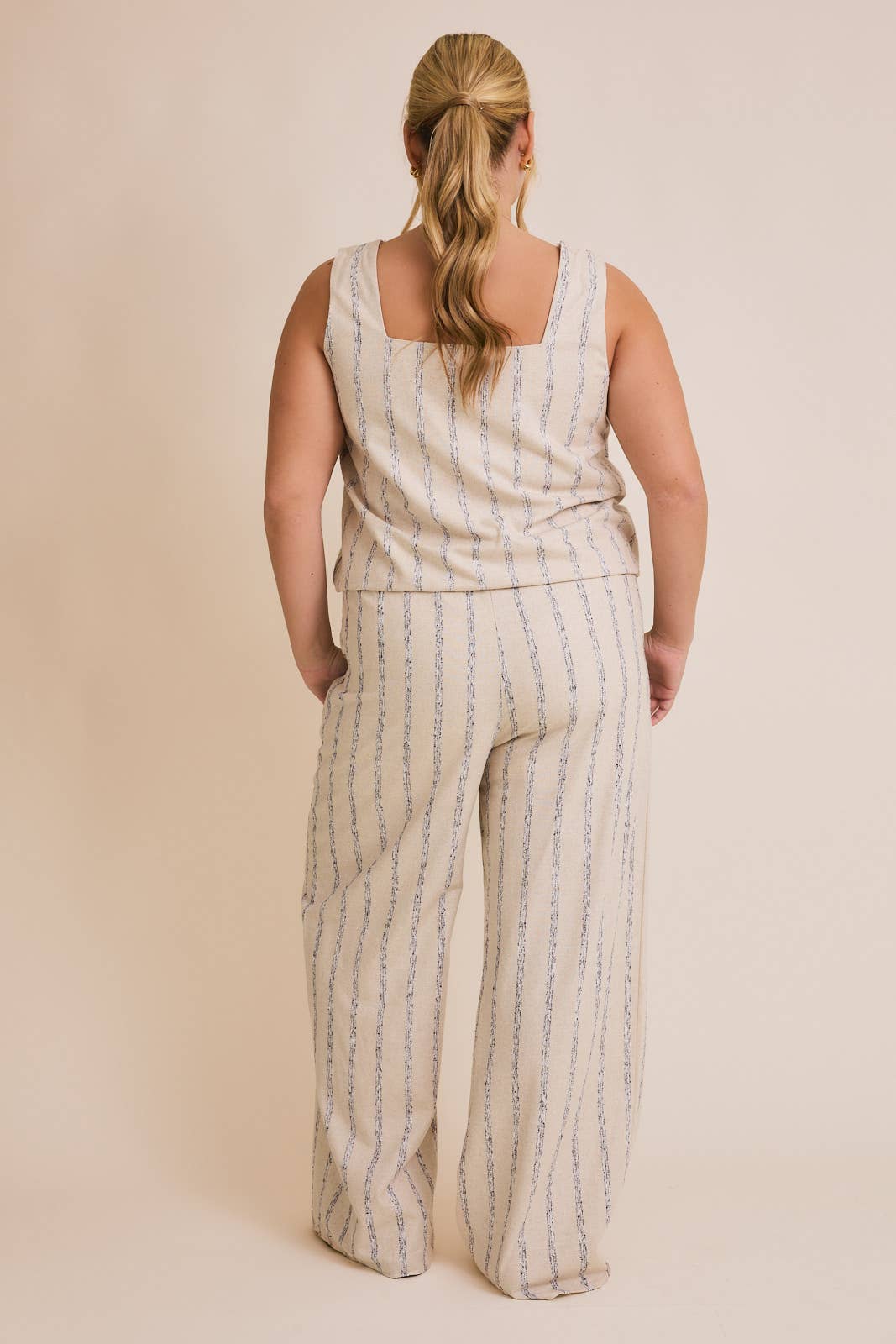 GILLI - PLUS SQUARE NECK TOP AND ELASTIC WAIST TIE ABSTRACT PANTS