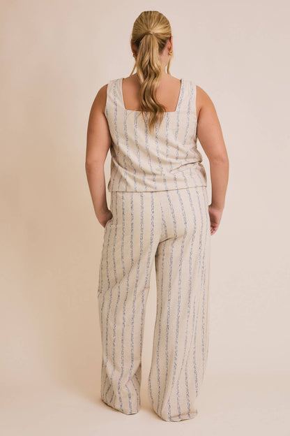 GILLI - PLUS SQUARE NECK TOP AND ELASTIC WAIST TIE ABSTRACT PANTS