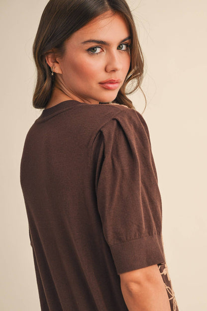 SHORT PUFF SLEEVE EMBROIDERY FRONT SWEATER