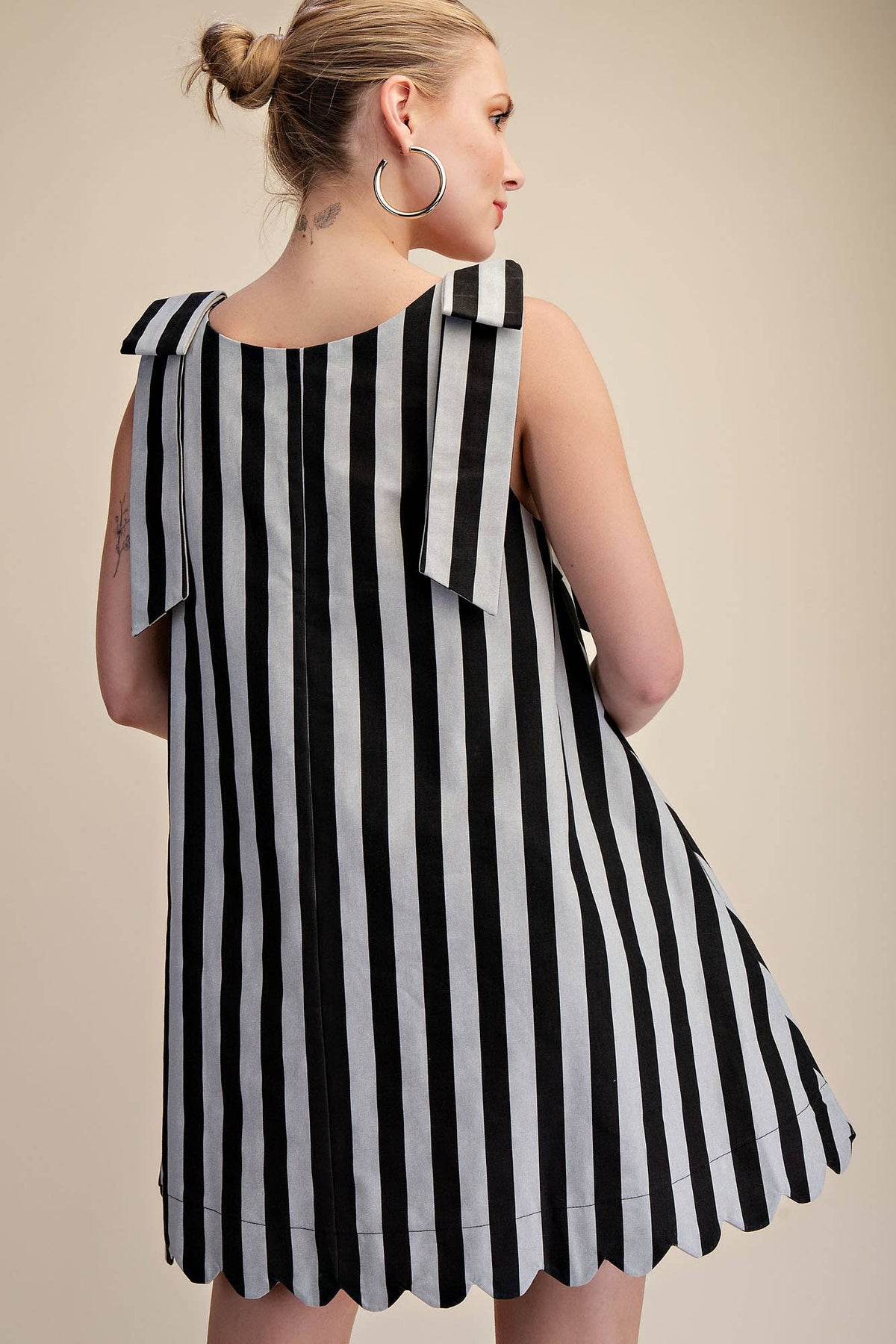 Glam - Scoop Neck Bow Shoulder Scallop Mini Dress