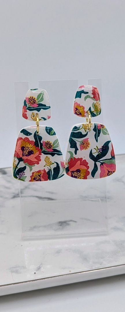 Simply SuSu Designs Floral clay earrings