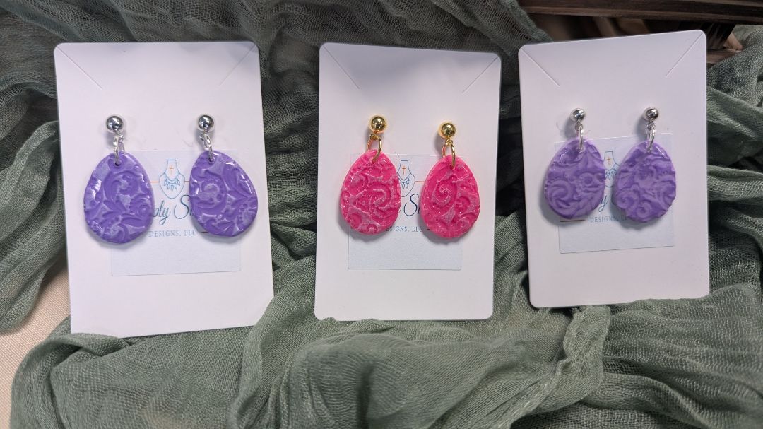 Simply SuSu Designs Easter earrings