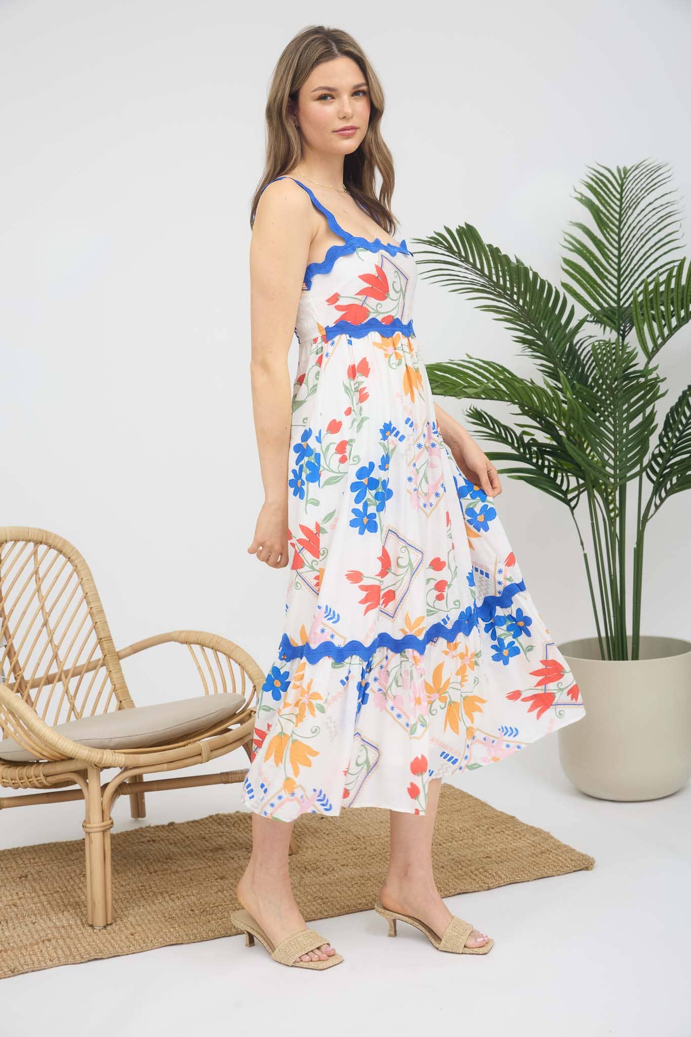 FLORAL PATTERN WAVY DETAIL SLEEVELESS MIDI DRESS