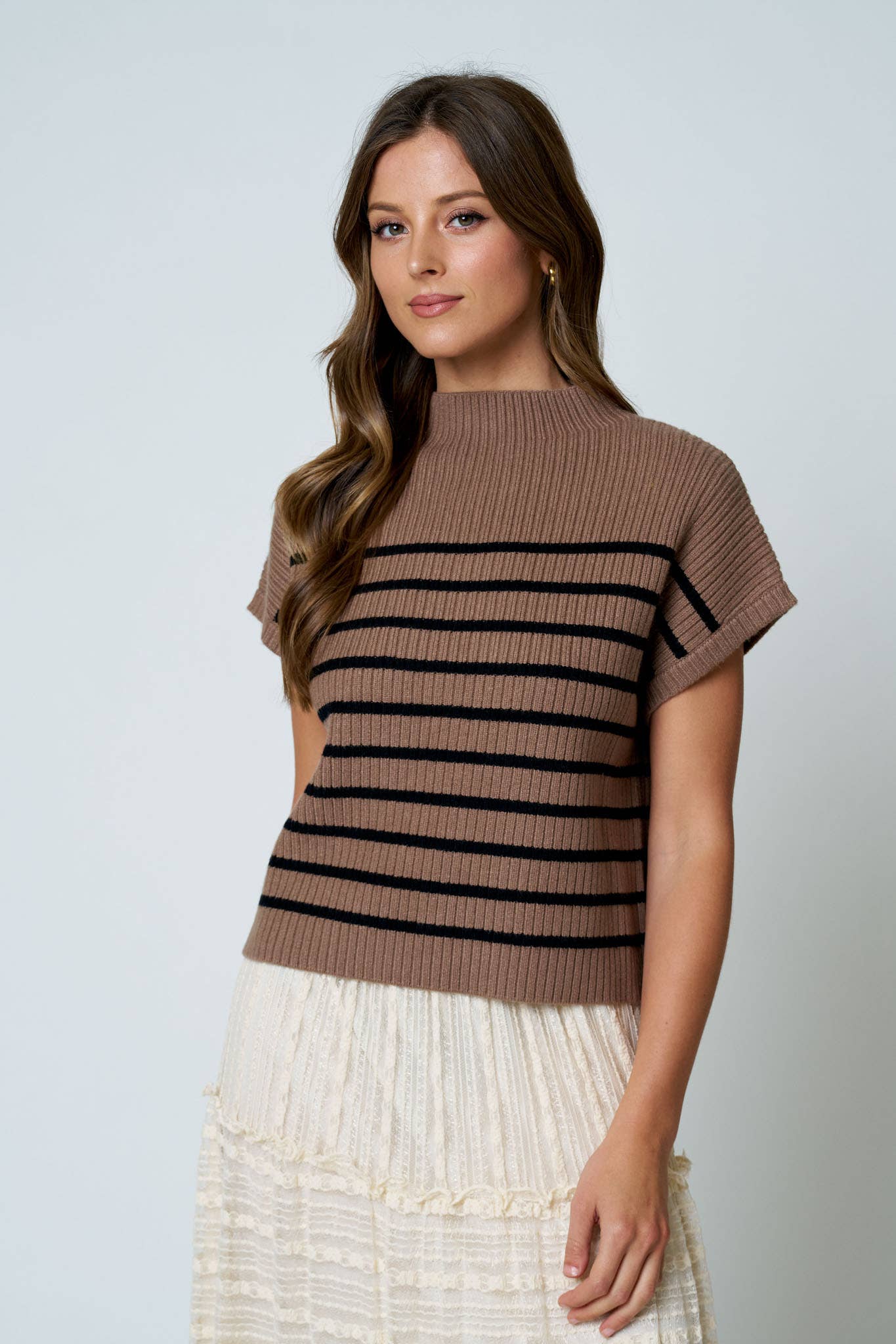 STRIPE MOCK NECK SHORT SLEEVE KNIT SWEATER