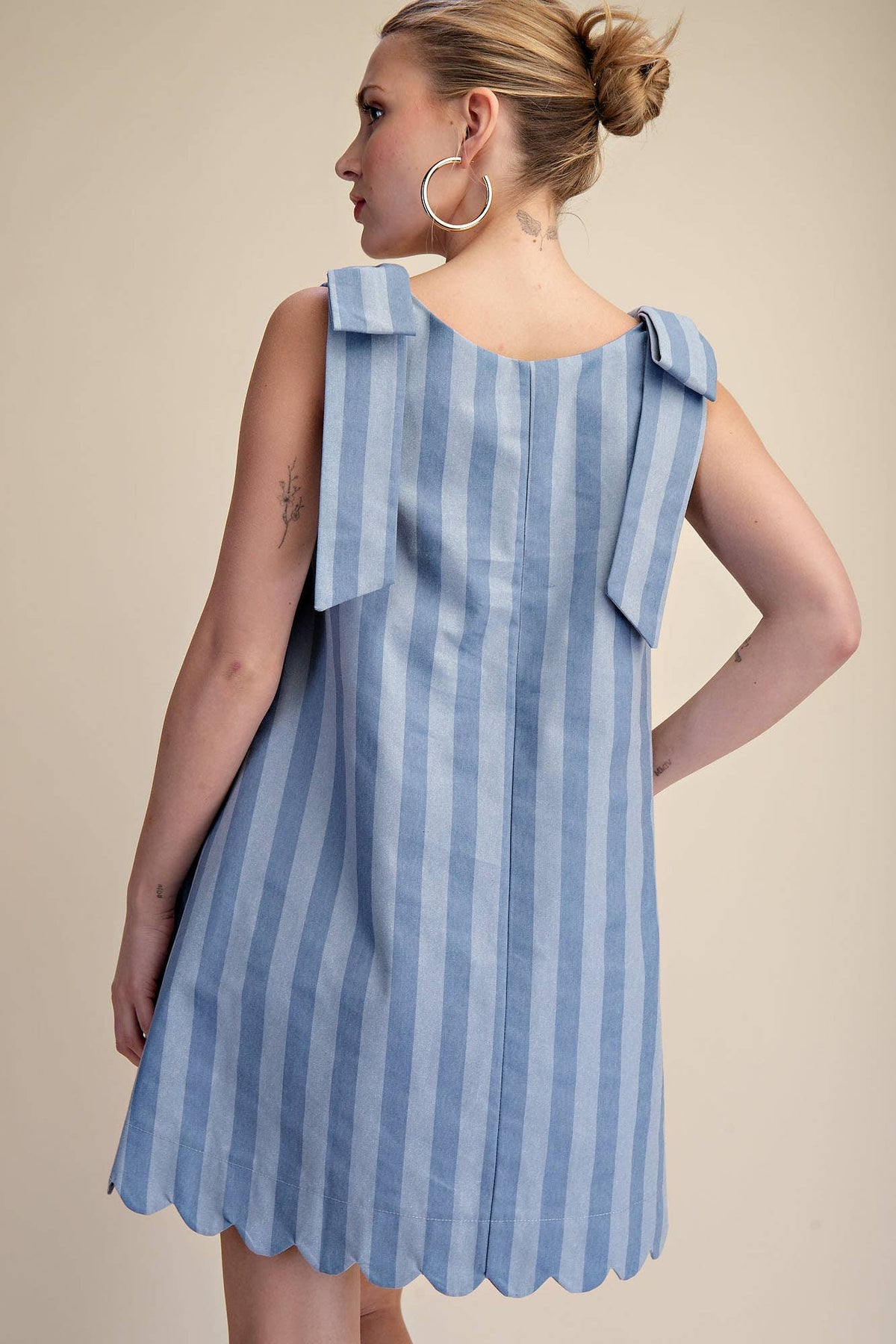 Glam - Scoop Neck Bow Shoulder Scallop Mini Dress