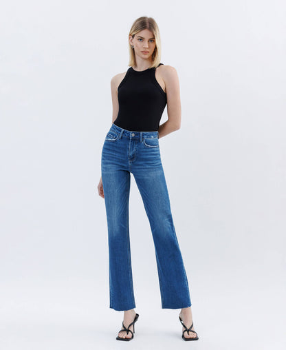 HIGH RISE CLEAN CUT RAW HEM STRAIGHT JEANS