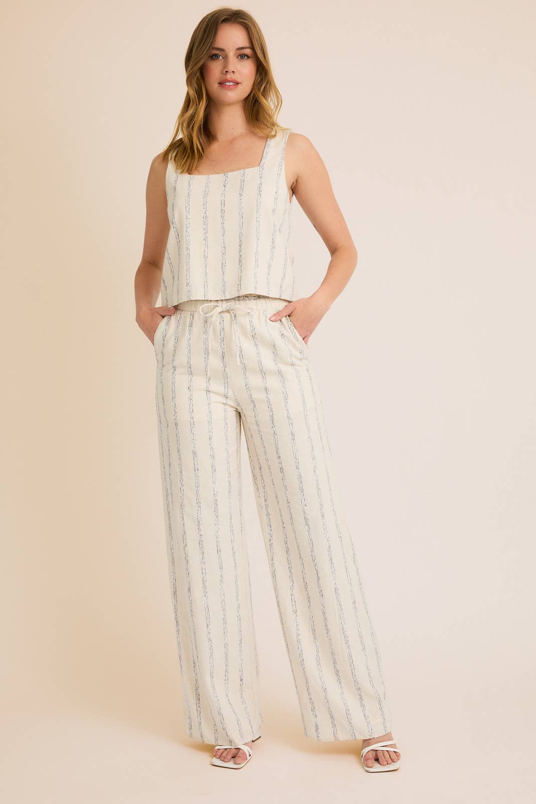 GILLI - SQUARE NECK TOP AND ELASTIC WAIST TIE ABSTRACT PRINT PANTS