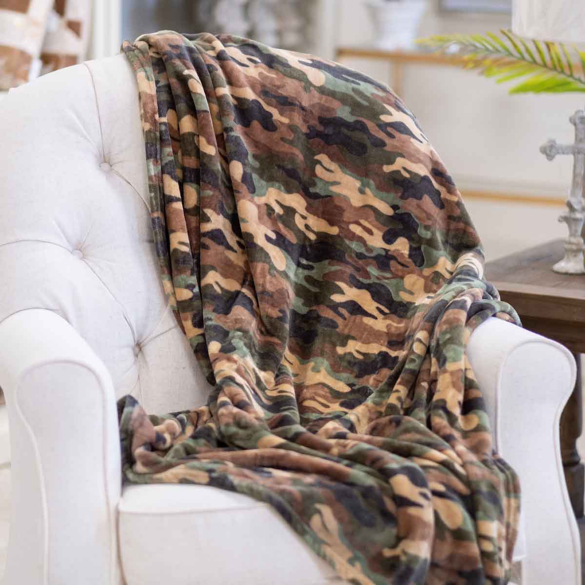 The Royal Standard - Camouflage Throw   Green/Brown  50x60