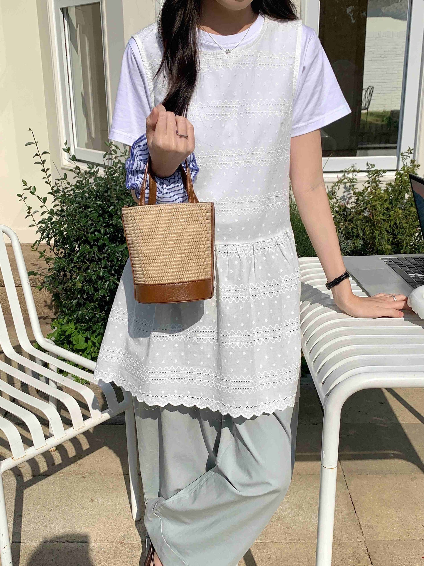 Pretty Persuasions - P25035 Straw Bucket/Crossbody Bag