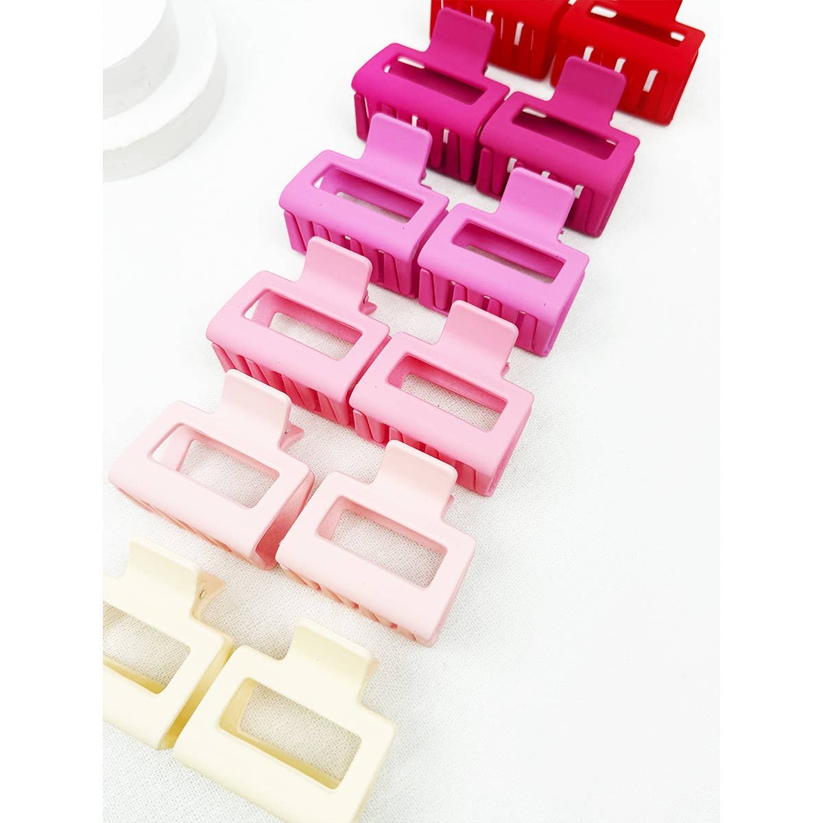 Love and Repeat - Pink Tone Matte Color Rectangle Medium Hair Clip