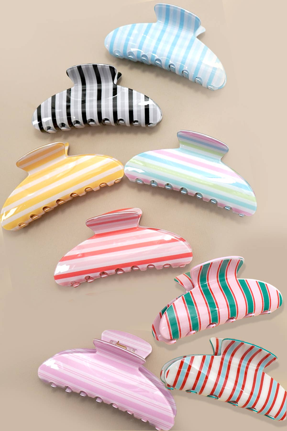 JOSSLYN by wall to wall - JUMBO STRIPE PLAID OVAL HAIR CLAW CLIPS | 40H1069