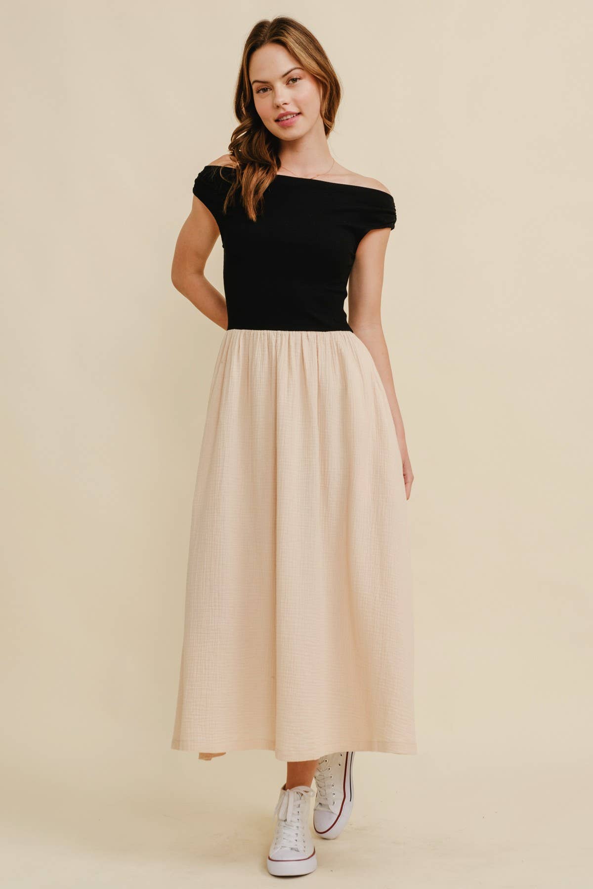 Cloud Ten - CD17609 - OFF SHOULDER CONTRAST MAXI DRESS