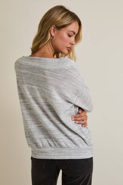 LONG SLEEVE UNBALANCED OFF SHOULDER TOP