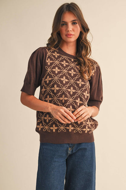 SHORT PUFF SLEEVE EMBROIDERY FRONT SWEATER