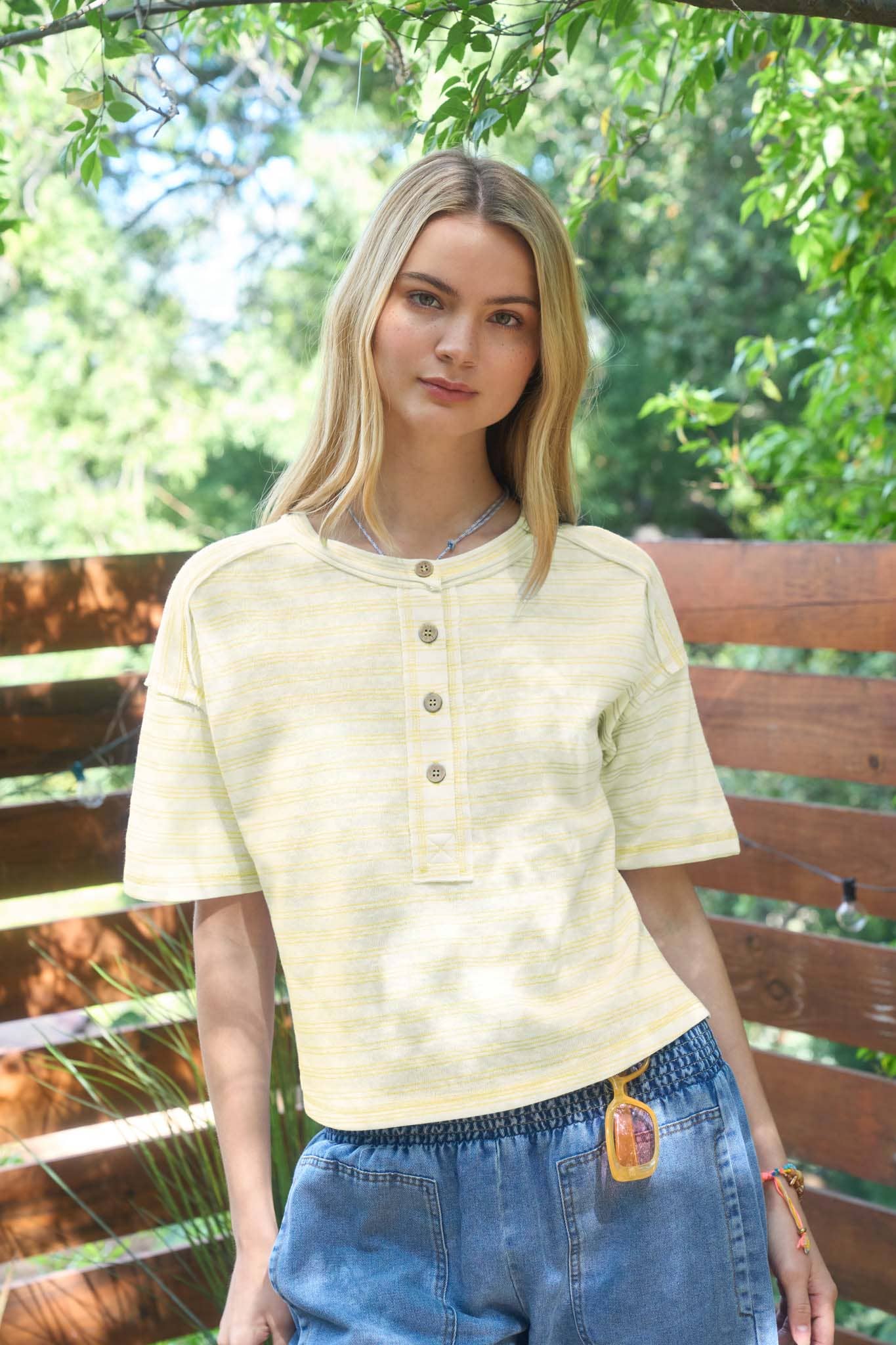 STRIPE EXPOSED KNIT TOP