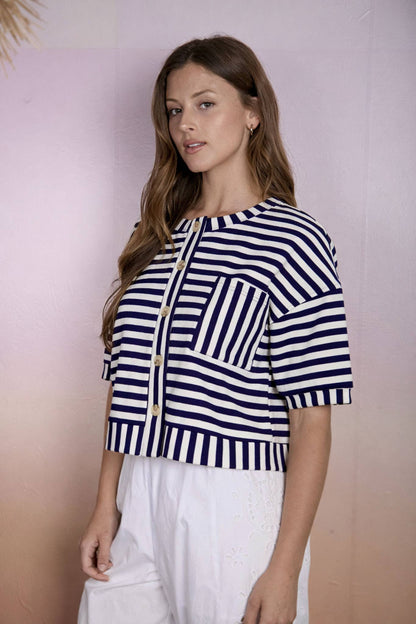 STRIPE PATTERN SHORT SLEEVE BUTTON DOWN KNIT TOP