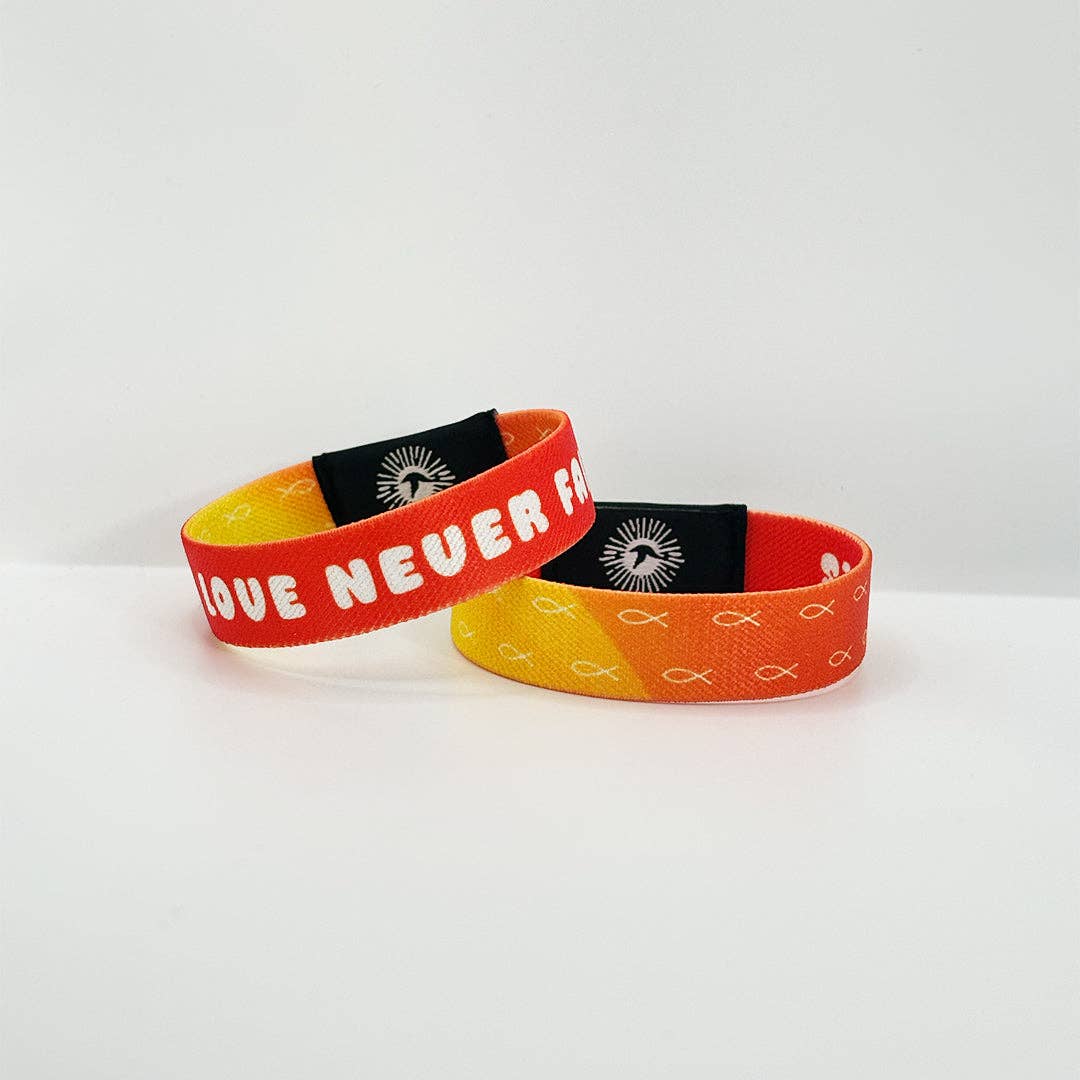 Free Luma - God's Love Never Fails NFC Bible Verse Bracelet