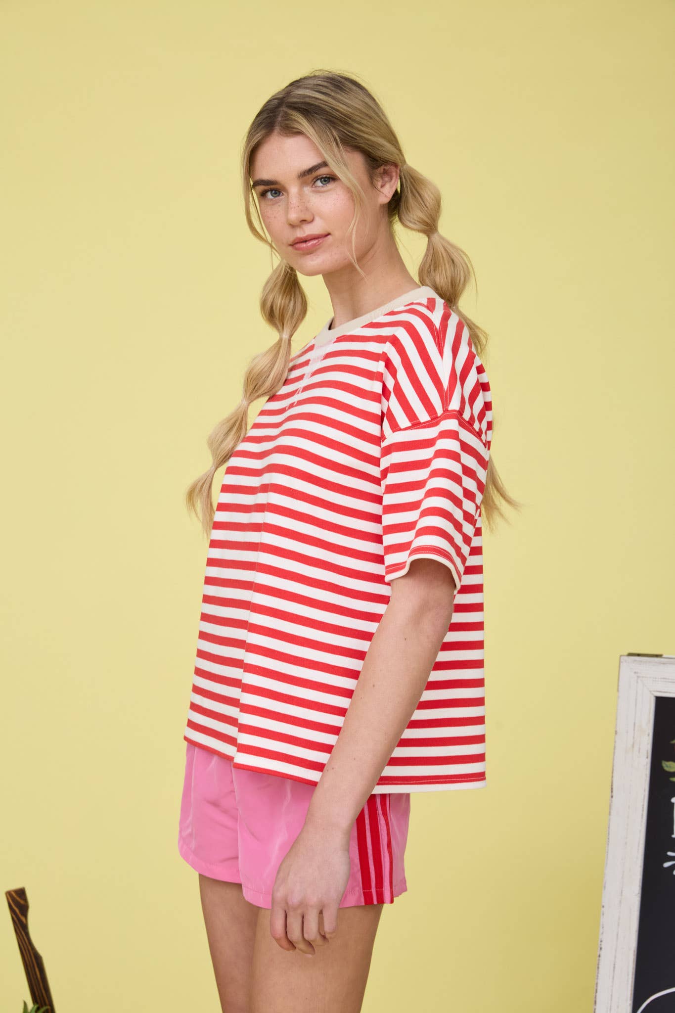 STRIPE COLORBLOCK DETAIL SHORT SLEEVE KNIT T-SHIRT