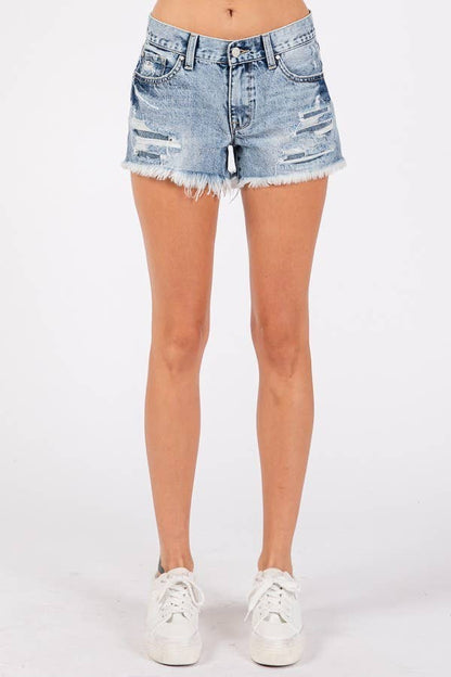 Petra153 - P1353R-LA MID RISE RIGID PATCHED SHORTS W/ FRAYED HEM