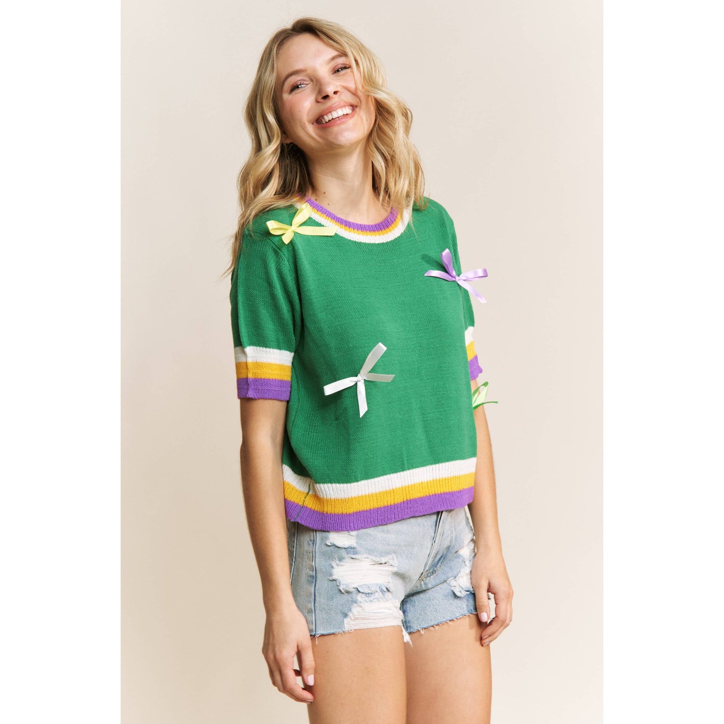 MARDI GRAS BOW DETAIL SHORT SLEEVE PULLOVER TOP