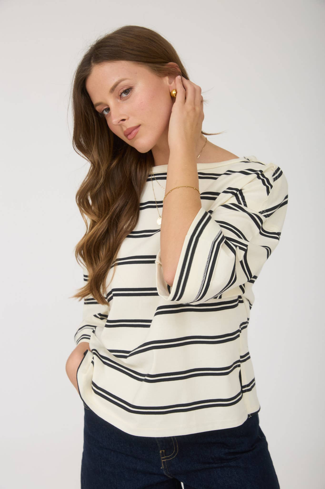 STRIPE RAW EDGE CUFF SLEEVE OVERSIZED KNIT TOP