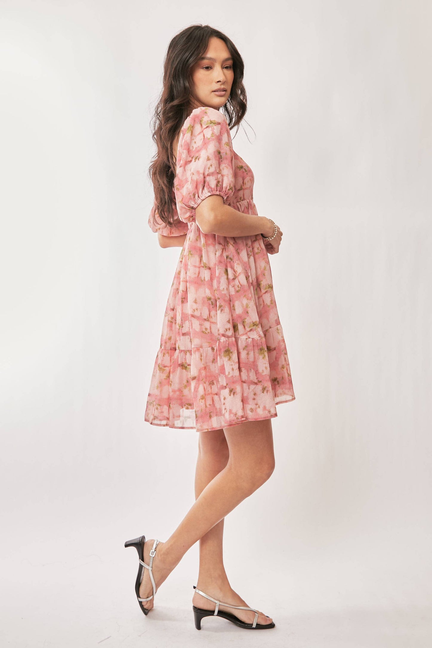 Davi & Dani - PLUS FLORAL BALLOON SLEEVE RUFFLE STRAP MINI DRESS