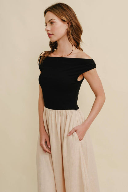 Cloud Ten - CD17609 - OFF SHOULDER CONTRAST MAXI DRESS