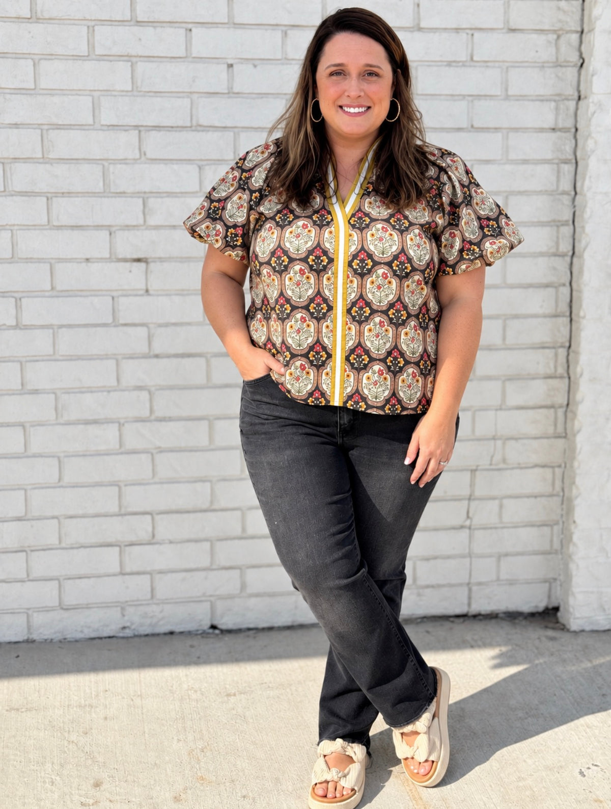 Black floral top Entro