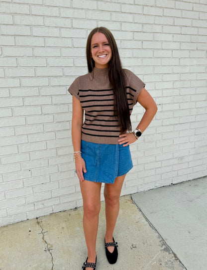 STRIPE MOCK NECK SHORT SLEEVE KNIT SWEATER