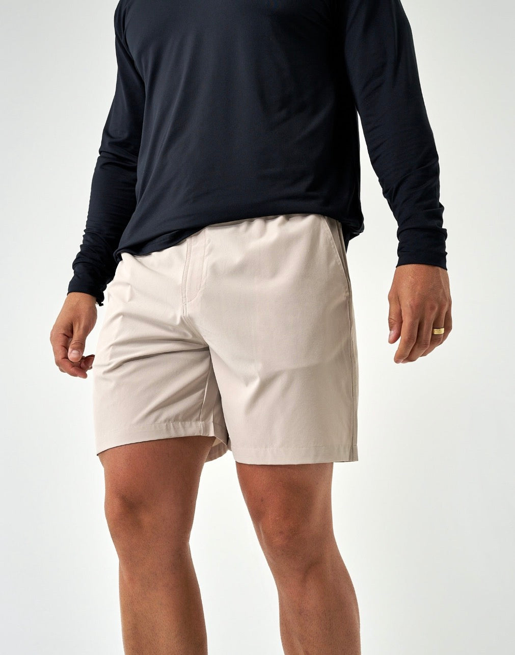 Everyday short light khaki into the wild pocket
