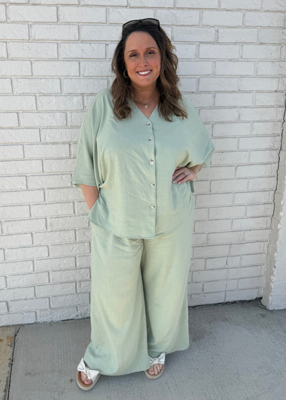 Loose-Fitting Button Up Set
