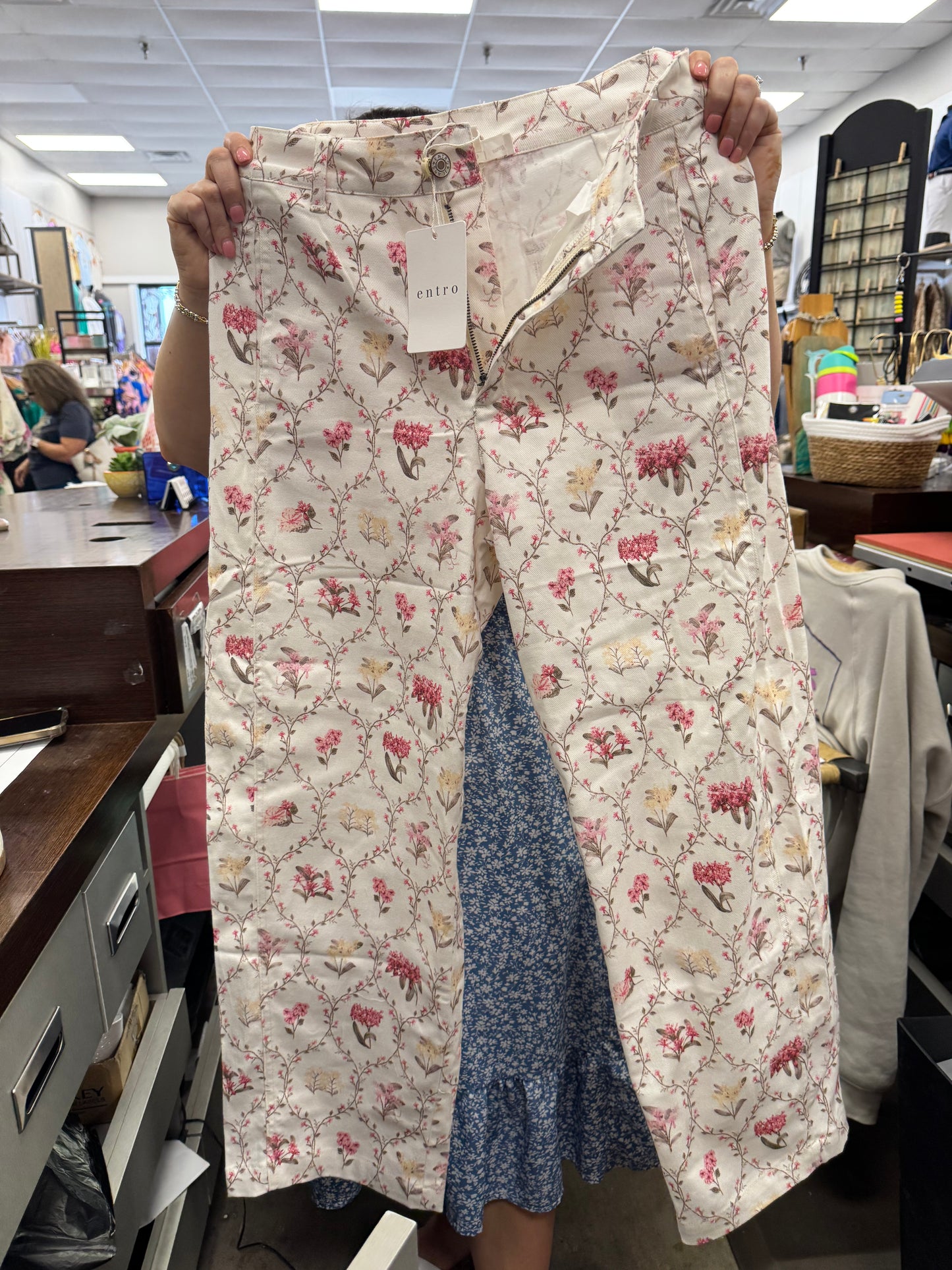 Entro White flower pants