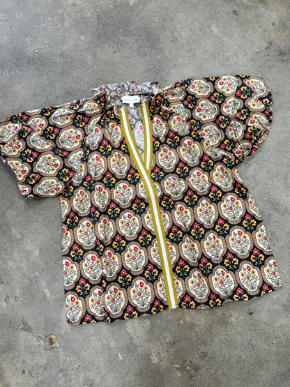 Black floral top Entro