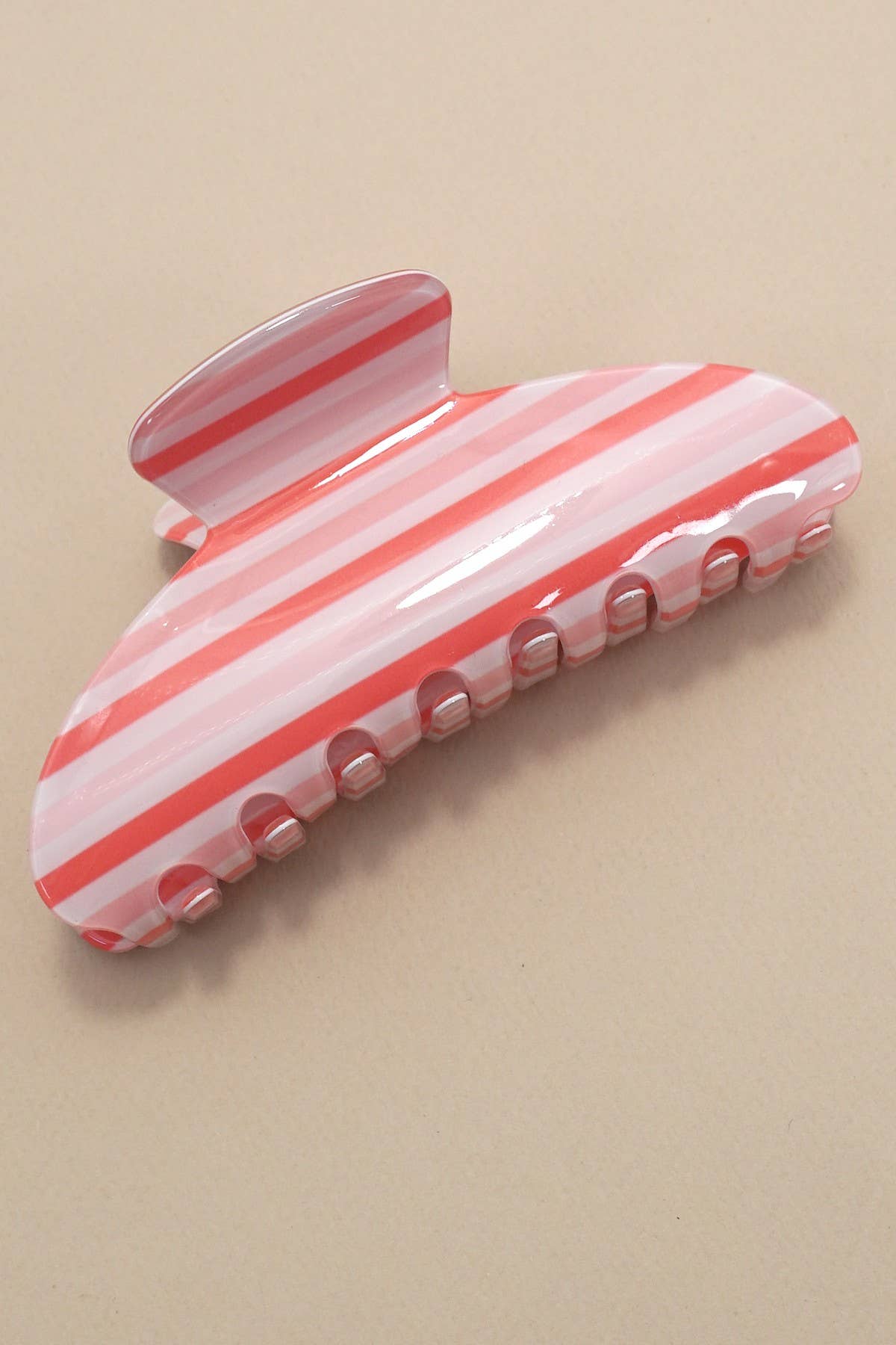 JOSSLYN by wall to wall - JUMBO STRIPE PLAID OVAL HAIR CLAW CLIPS | 40H1069