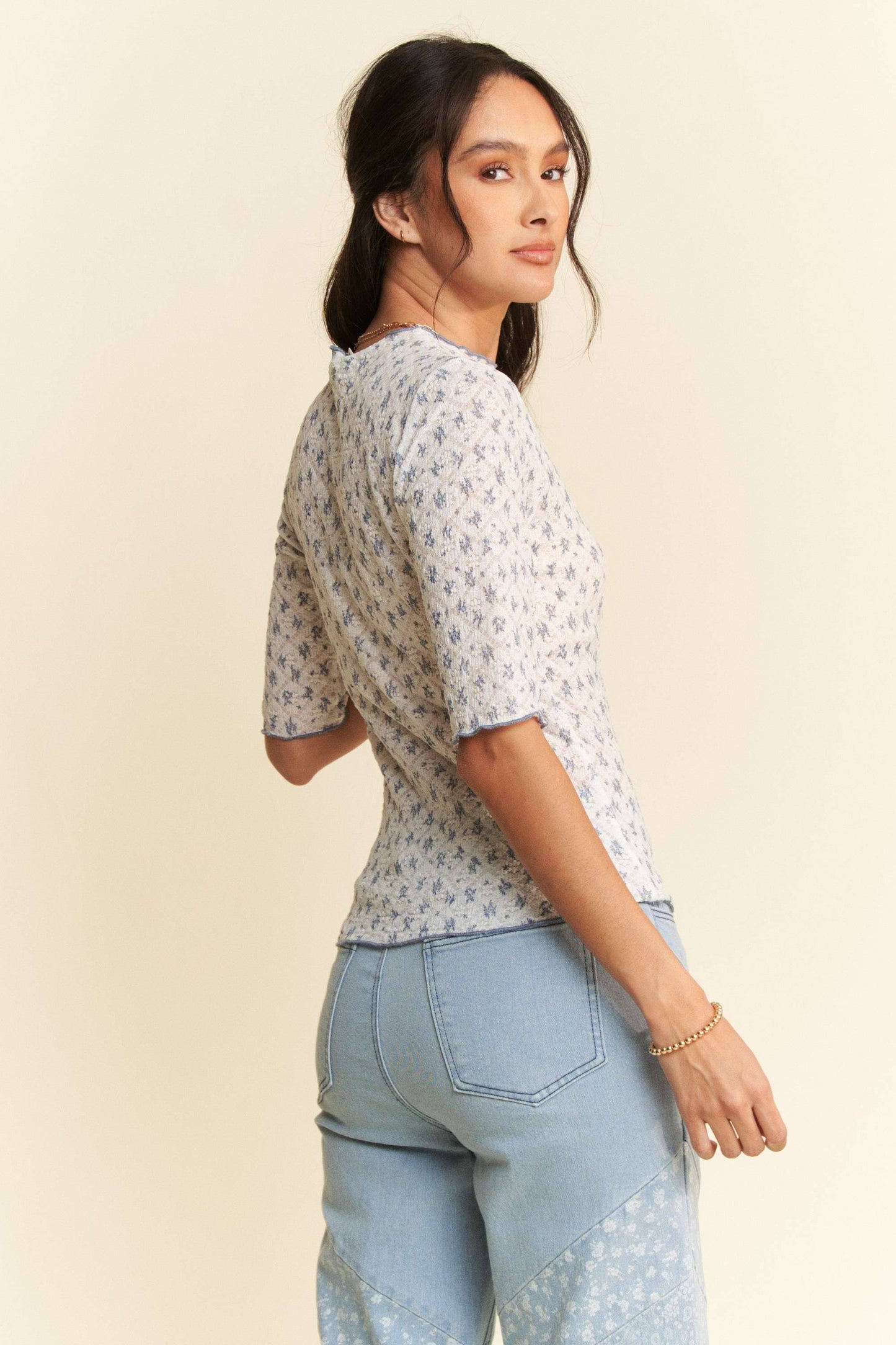 Davi & Dani - PLUS LACE STRETCH FLORAL MARROW EDGE KNIT TOP