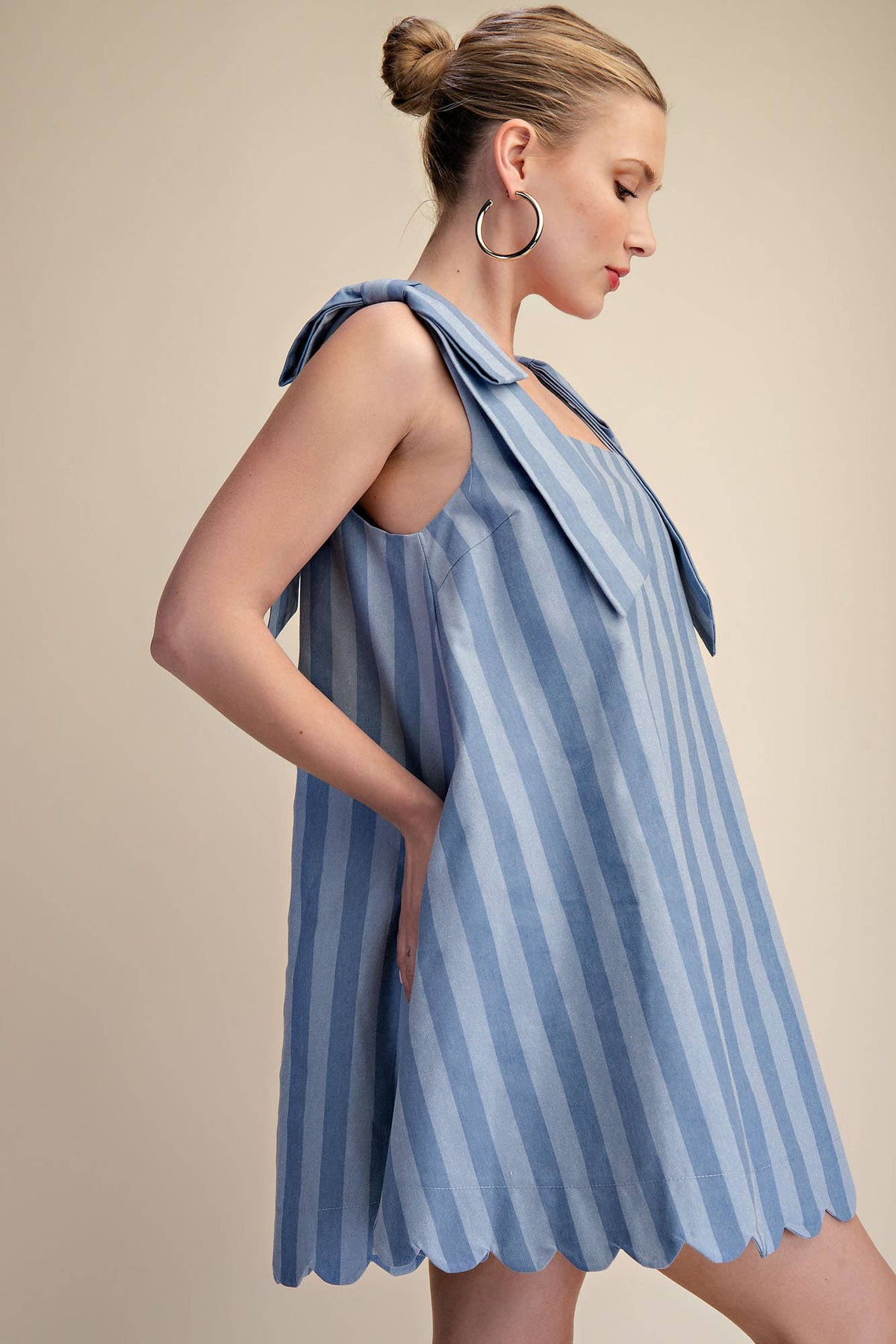 Glam - Scoop Neck Bow Shoulder Scallop Mini Dress