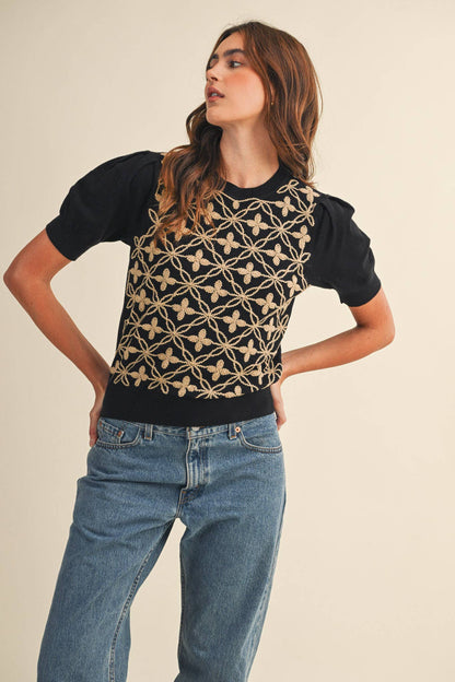 SHORT PUFF SLEEVE EMBROIDERY FRONT SWEATER
