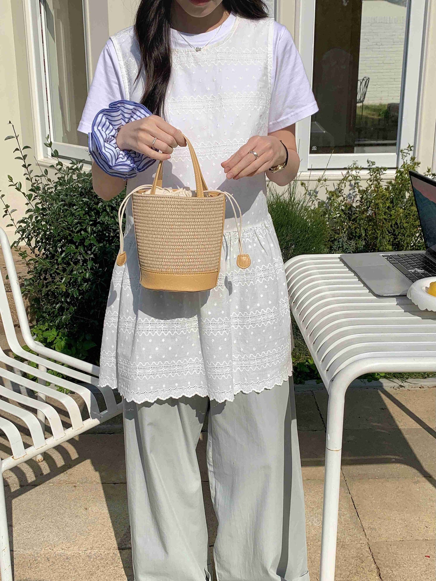 Pretty Persuasions - P25035 Straw Bucket/Crossbody Bag