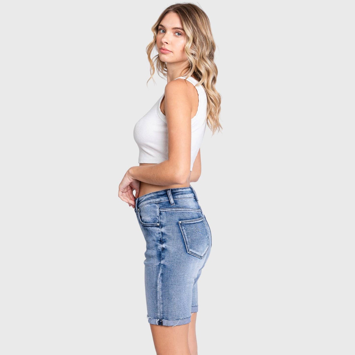 Petra153 - P1032R-MD HIGH RISE BERMUDA W/ CUFFED HEM