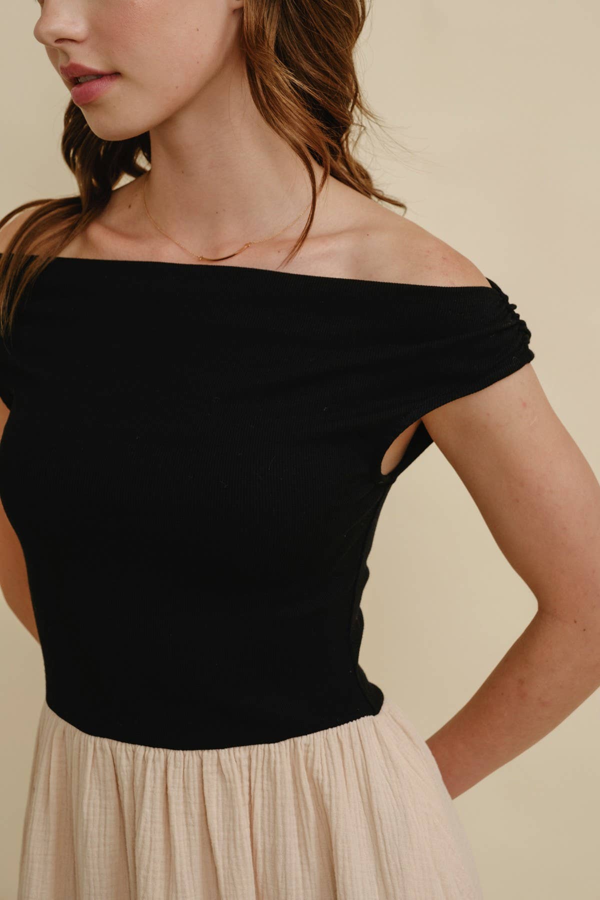 Cloud Ten - CD17609 - OFF SHOULDER CONTRAST MAXI DRESS