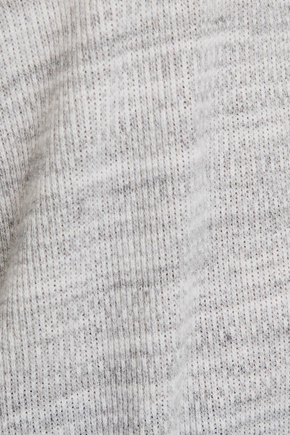 LONG SLEEVE UNBALANCED OFF SHOULDER TOP