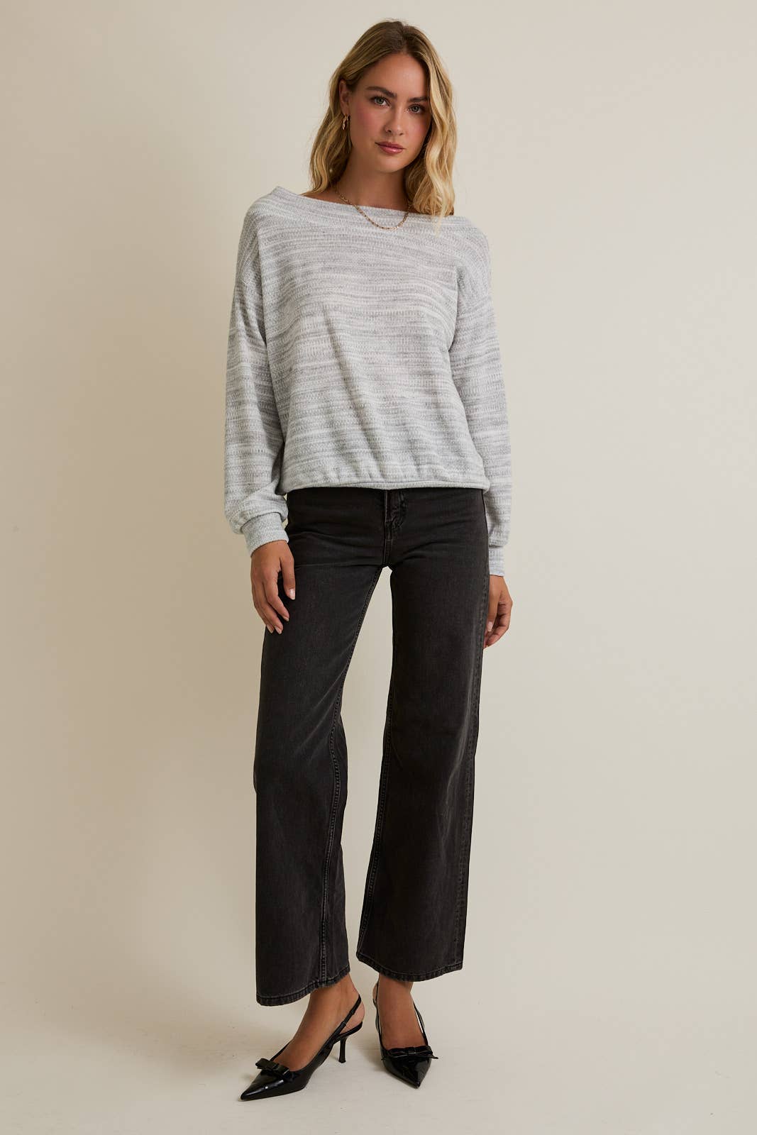 LONG SLEEVE UNBALANCED OFF SHOULDER TOP